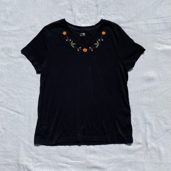 Cherokee Tops - Cherokee V Neck Tee Floral Embroidered T-Shirt Loose Relaxed Medium Short Sleeve